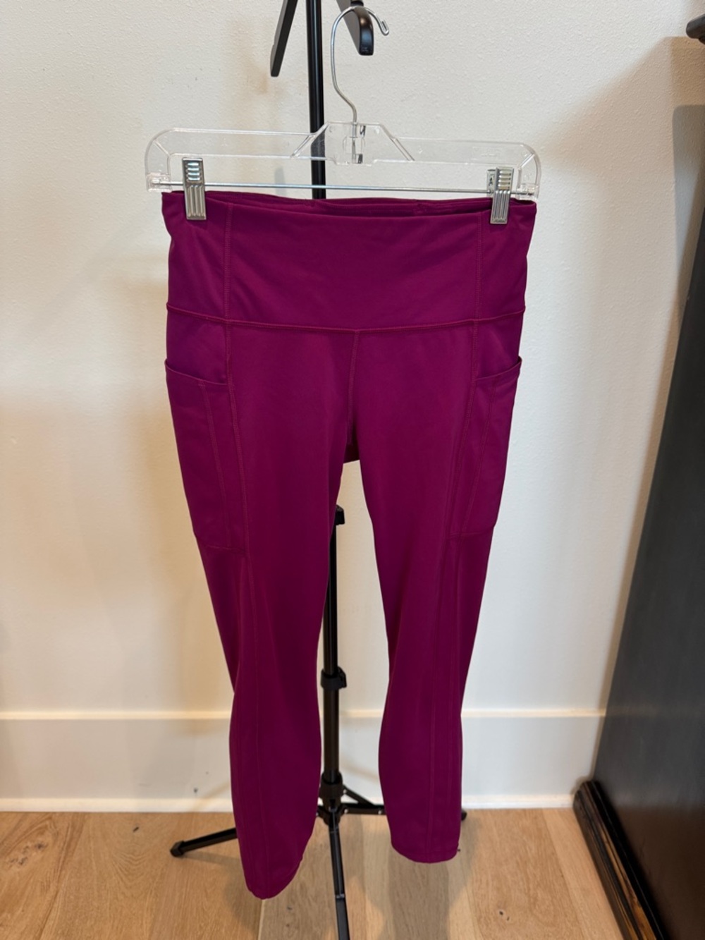 Athleta 7/8 Tight Leggings in Deep Magenta